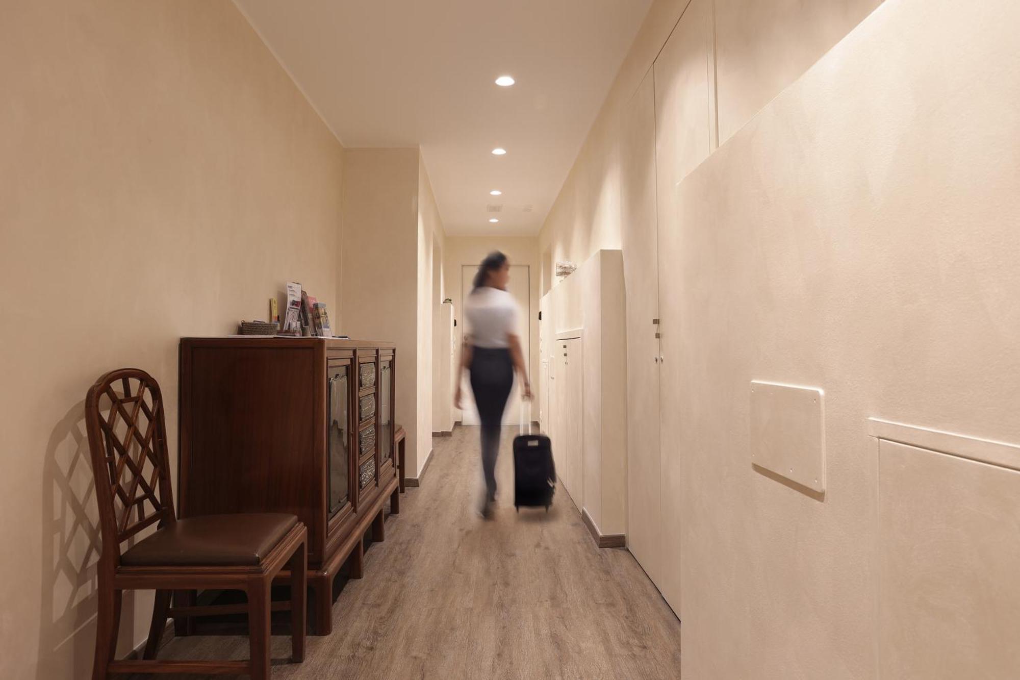 Residence Piazza Giotti 8 ตรีเอสเต ภายนอก รูปภาพ