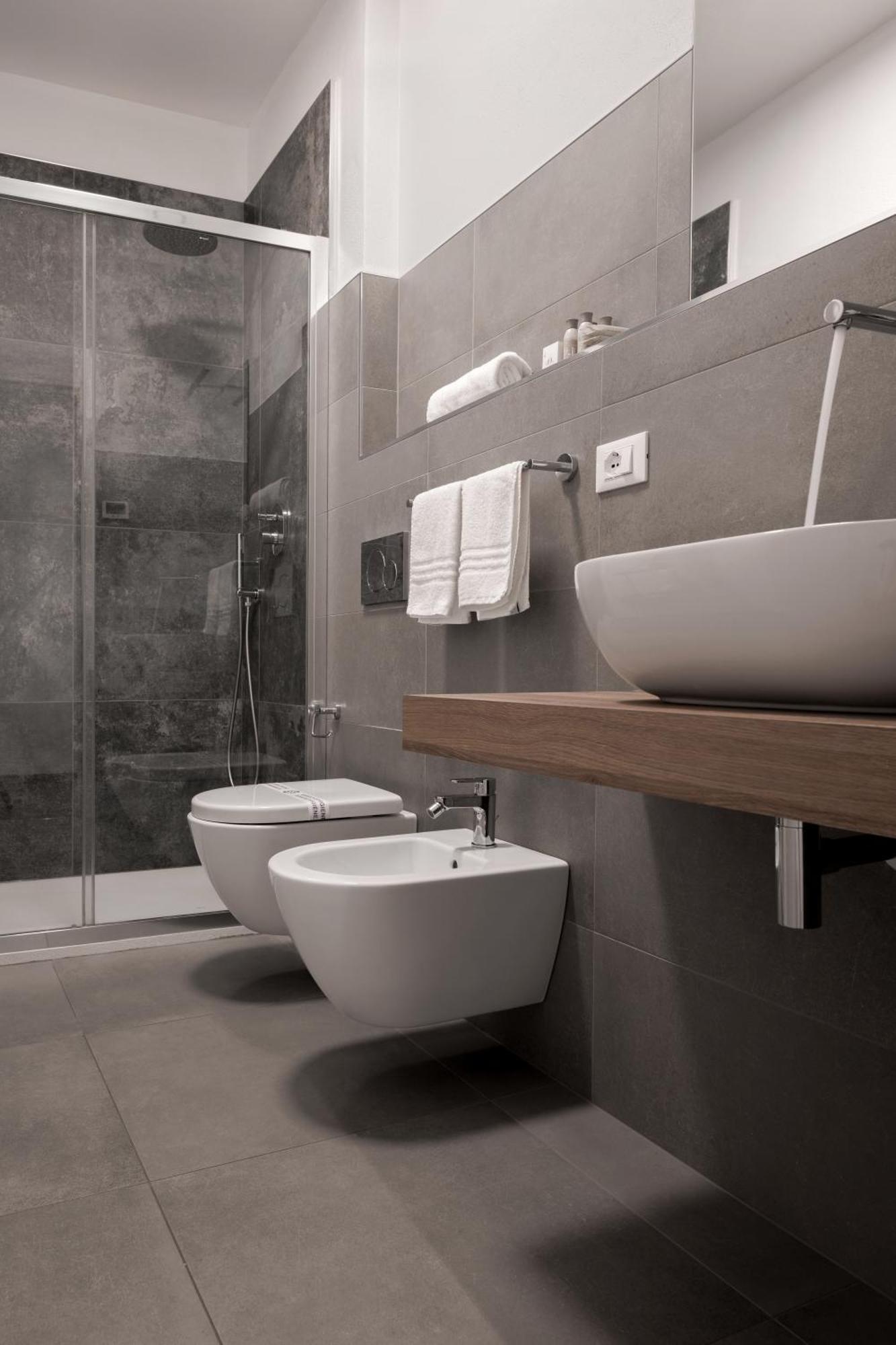 Residence Piazza Giotti 8 ตรีเอสเต ภายนอก รูปภาพ